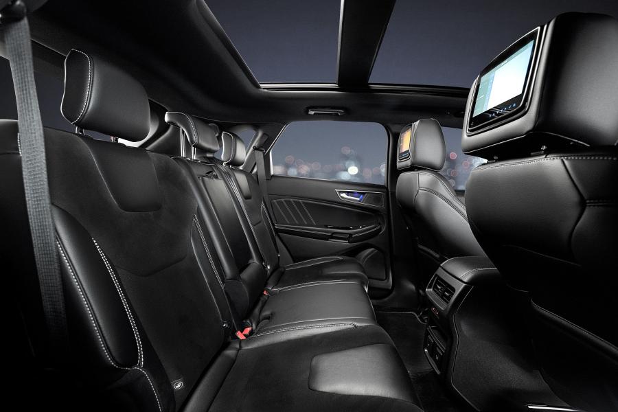 Интерьер Ford Edge ST 2018 года  (LA) (фото 11 из 32)